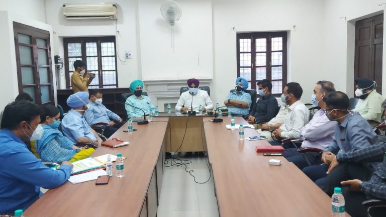 ਕੇਂਦਰ ਪੰਜਾਬ ਨਾਲ ਆਕਸੀਜਨ ਅਤੇ ਦਵਾਈਆਂ ਦੇਣ ਵਿੱਚ ਕਰ ਰਿਹਾ ਵਿਤਕਰਾ-ਔਜਲਾ