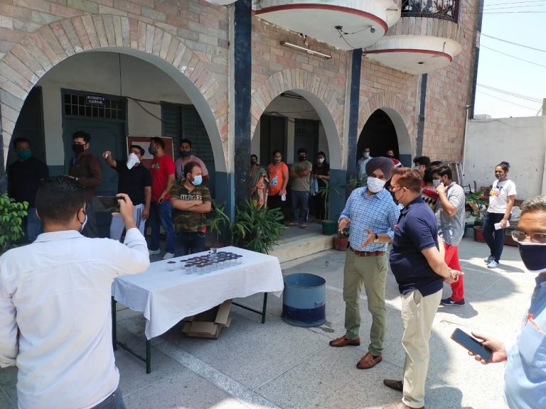 डिप्टी कमिश्नर के आदेशों पर एस.डी.एम. -2 ने लिया टीकाकरण कैंप का जायज़ा |