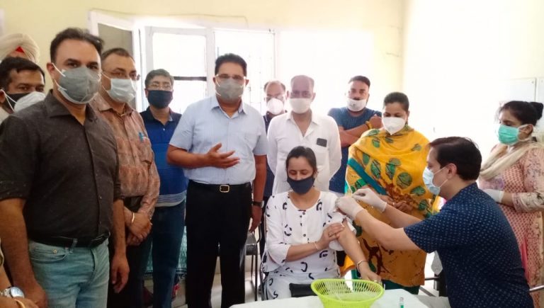 ਪੰਜਾਬ ਸਰਕਾਰ 18-44 ਸਾਲ ਉਮਰ ਗਰੁੱਪ ਲਈ ਟੀਕਾਕਰਨ ਮੁਹਿੰਮ ਵਿੱਚ ਹੋਰ ਤੇਜੀ ਲਿਆਵੇਗੀ-ਸੋਨੀ