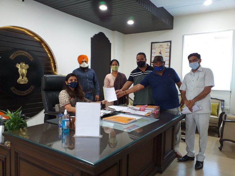 आम लोगों की वैक्सीन का पंजाब सरकार कर रही है व्यापार।