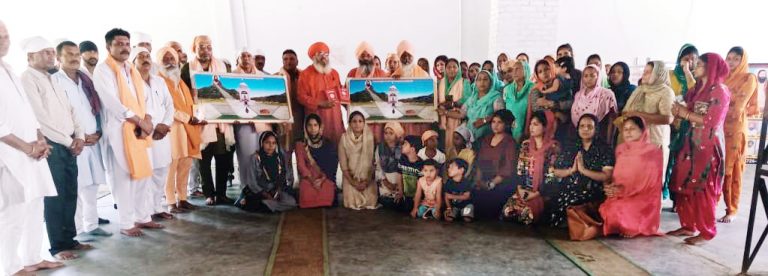 ਸੰਤ ਸੁਰਿੰਦਰ ਦਾਸ ਬਾਵਾ ਜੀ ਸੰਗਤਾਂ ਸਮੇਤ ਸ੍ਰੀ ਚਰਨ ਛੋਹ ਗੰਗਾ ਵਿਖੇ ਹੋਏ ਨਤਮਸਤਕ |