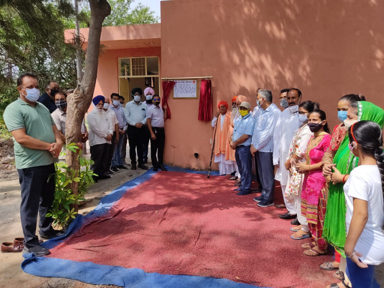 नर सेवा-नारायण सेवा के मूल मंत्र पर कार्य करती है सेवा भारती: संत सरवण दास।