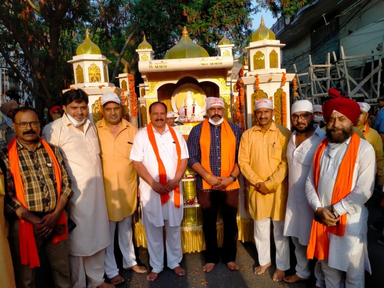 भगत कबीर जी के प्रकाश उत्सव की सजाई शोभा यात्रा |