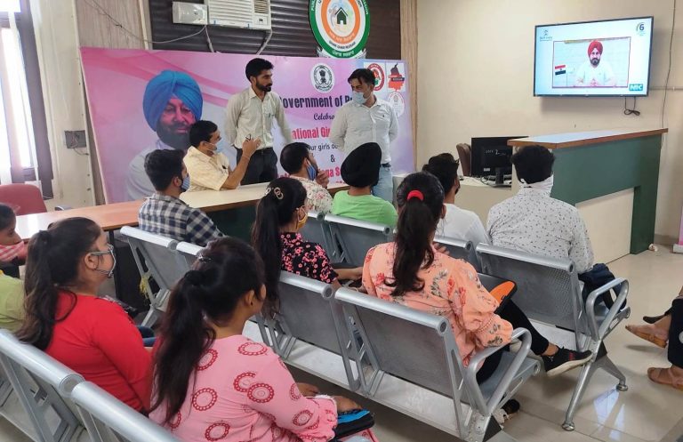 ਜ਼ਿਲ੍ਹਾਂ ਪਠਾਨਕੋਟ ਦੇ ਸਕਿੱਲ ਸੈਂਟਰਾਂ ਵਿੱਚ ਵਰਲਡ ਯੂਥ ਸਕਿੱਲ ਡੇ ਮਨਾਇਆ