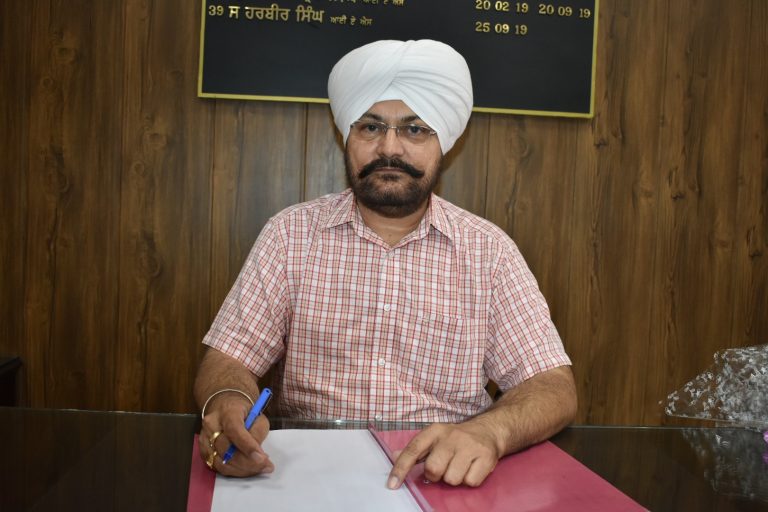 ਮਗਨਰੇਗਾ ਵਰਕਰ ਅਤੇ ਰਜਿਸਟਰਡ ਕਾਮਿਆਂ ਨੂੰ ਮਜ਼ਬੂਤ ਕਰੇਗੀ ਮੇਰਾ ਕਾਮ, ਮੇਰਾ ਮਾਨ ਯੋਜਨਾ : ਦਰਬਾਰਾ ਸਿੰਘ