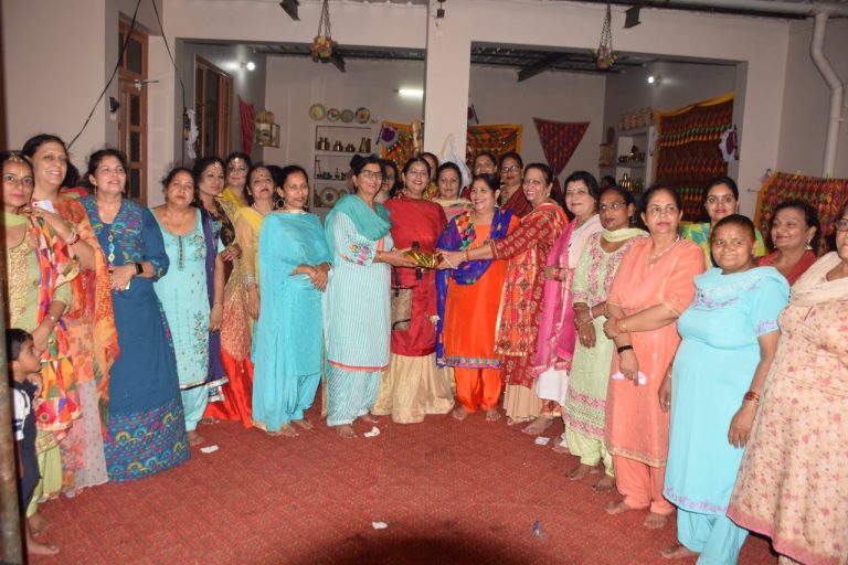 अपनी परंपराओं को बचाए रखना सब से बड़ी चुनौती: वरिंदर कौर थांदी।