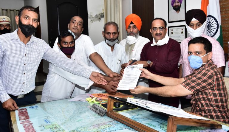 छठा वेतन आयोग, कच्चे मुलाजिम पक्के करने और अन्य मांगों को पूरा करें – मनोज पुंज