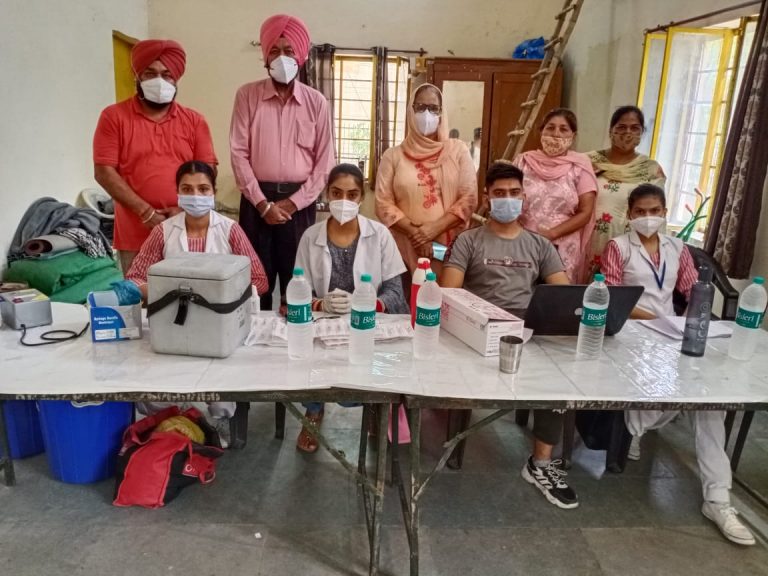 ਡਿਪਟੀ ਕਮਿਸ਼ਨਰ ਦੇ ਨਿਰਦੇਸ਼ਾਂ ‘ਤੇ ਦਿਵਿਆਂਗ ਵਿਅਕਤੀਆਂ ਲਈ ਵੈਕਸੀਨੇਸ਼ਨ ਕੈਂਪ ਲਗਾਇਆ