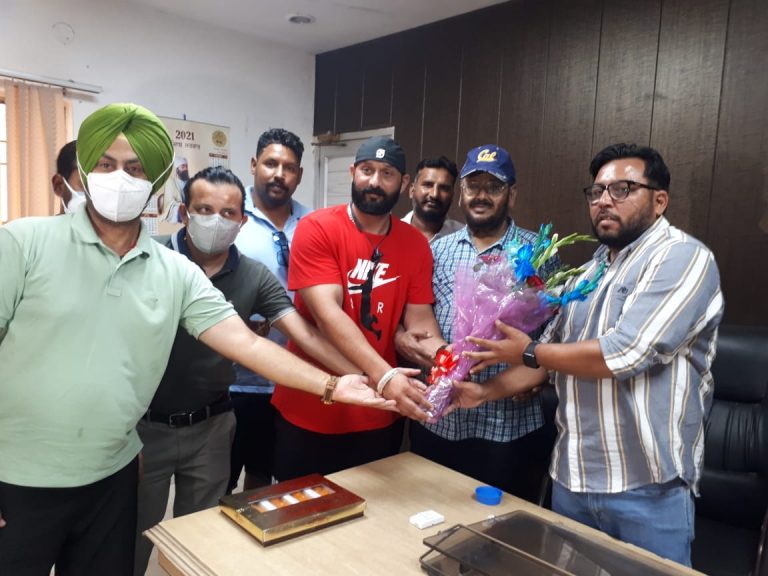 राष्ट्र स्तरीय तैराकी खिलाड़ी उमेश शर्मा ने डी.एस.ओ. जालंधर के तौर पर पदभार संभाला