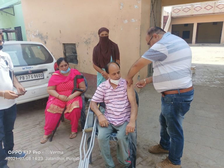 जालंधर में दिव्यांग लाभपातरियों के घर में टीकाकरण के लिए विशेष अभियान शुरू