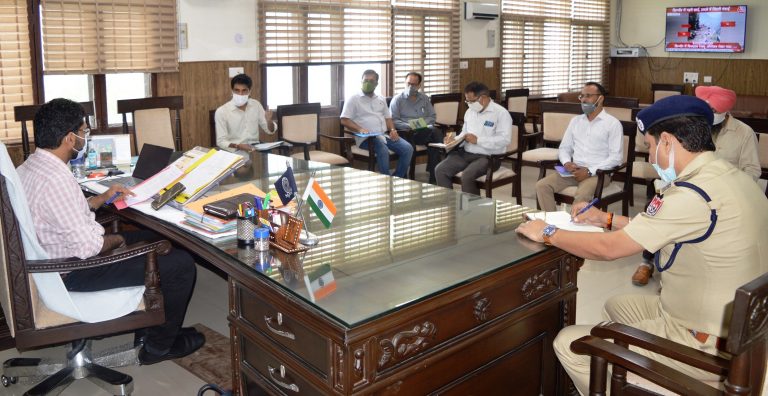 ਜਿਲ੍ਹਾ ਰੋਜਗਾਰ ਅਤੇ ਕਾਰੋਬਾਰ ਬਿਊਰੋ, ਪਠਾਨਕੋਟ ਨੋਜਵਾਨਾਂ ਨੂੰ ਆਰਮੀ ਵਿੱਚ ਭਰਤੀ ਲਈ ਕਰ ਰਿਹਾ ਜਾਗਰੁਕ