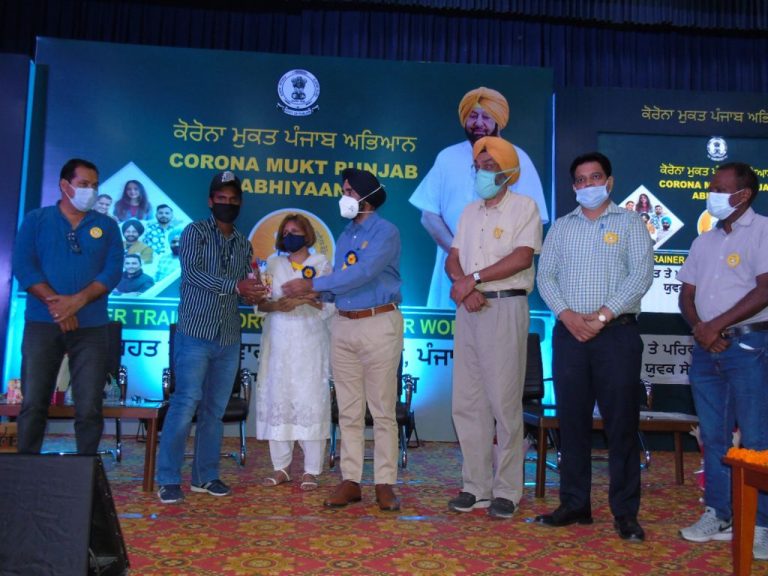 ਮਾਸਟਰ ਟਰੇਨਰ ਵਲੰਟੀਅਰਾਂ ਨੂੰ ਵਿਸ਼ੇਸ਼ੀਕ੍ਰਿਤ ਸਿਖਲਾਈ; ਤੀਜੀ ਕੋਰੋਨਾ ਲਹਿਰ ਨਾਲ ਨਜਿੱਠਣ ਲਈ 15000 ਕੋਰੋਨਾ ਵਲੰਟੀਅਰਾਂ ਨੂੰ ਕਰਨਗੇ ਸਿੱਖਿਅਤ