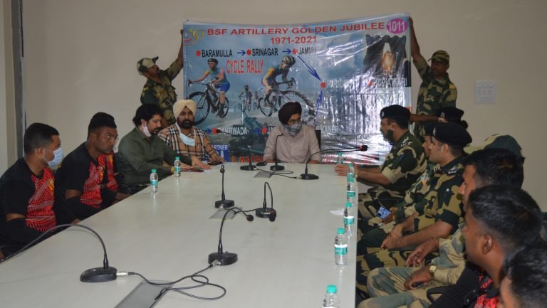 58 ਬਟਾਲੀਅਨ ਸੀਮਾ ਸੁਰੱਖਿਆ ਬਲ, ਮਾਧੋਪੁਰ ਪਠਾਨਕੋਟ ਅਤੇ ਜ਼ਿਲ੍ਹਾ ਪ੍ਰਸ਼ਾਸਨ ਵੱਲੋ ਸਾਇਕਲ ਰੈਲੀ ਦੇ ਪੰਜਾਬ ਰਾਜ ਅੰਦਰ ਪਠਾਨਕੋਟ ਪਹੁੰਚਣ ‘ਤੇ ਕੀਤਾ ਭਰਮਾ ਸਵਾਗਤ