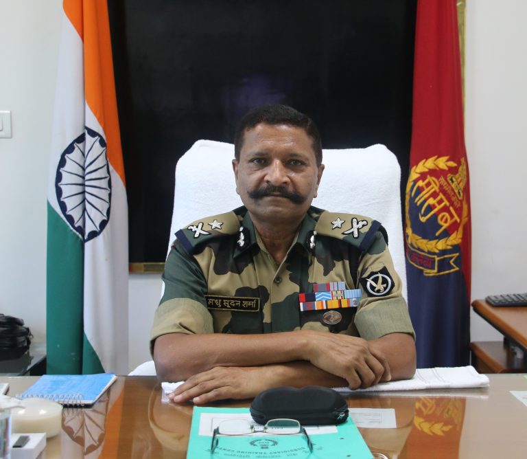 श्री मधूसूदन शर्मा ने बतौर आई.जी. संभाला बी.एस.एफ. खडक़ां कलां प्रशिक्षण केन्द्र का पद भार।