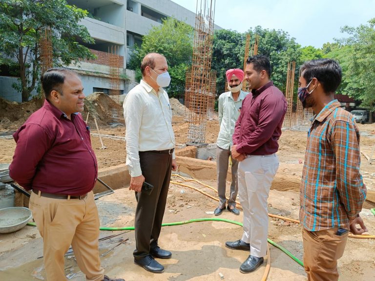 ਚੋਣ ਅਫ਼ਸਰ ਪੰਜਾਬ ਨੇ ਉਸਾਰੀ ਅਧੀਨ ਈ.ਵੀ.ਐਮ. ਵੇਅਰਹਾਊਸ ਦਾ ਲਿਆ ਜਾਇਜ਼ਾ