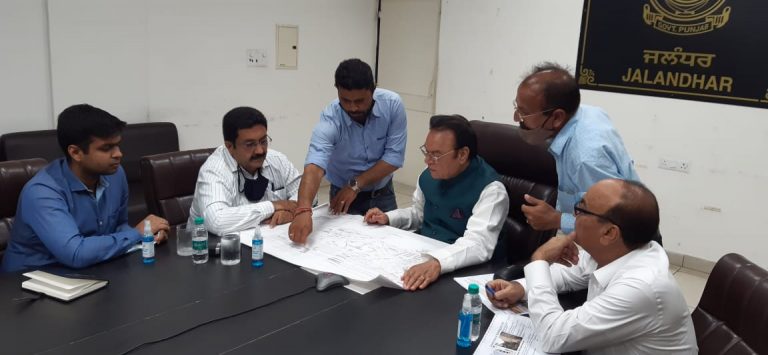 स्मार्ट सिटी प्रोजैक्ट के तहत चल रहे विकास कार्यों को समय पर पूरा करने को विश्वसनीय बनाया जाए : सांसद चौधरी संतोख सिंह