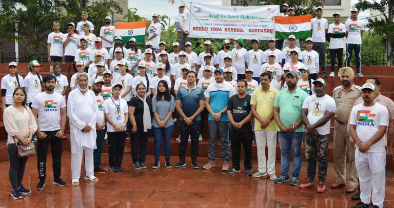 युवाओ से फिट इंडिया शपथ के माध्यम से युवाओ को जीवन मे फिट रहने की अपील