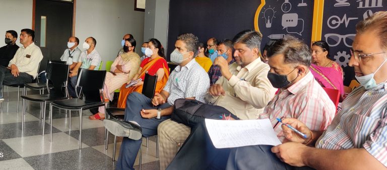 नेशनल अचीवमेंट सर्वेक्षण को ले कर ब्लाक पठानकोट -1और पठानकोट -2 के प्राईवेट स्कूलों के मुखियों की लगाई वर्कशाप।