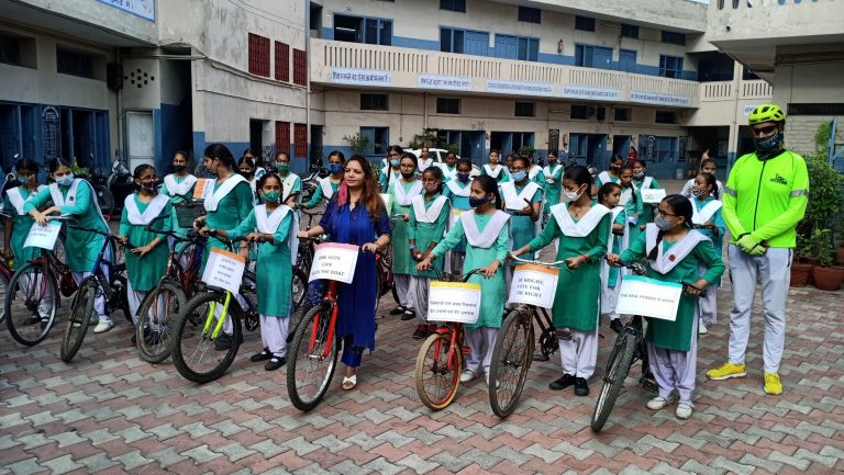 ਵਧੀਕ ਮੁੱਖ ਪ੍ਰਸ਼ਾਸਕ ਜਲੰਧਰ ਵਿਕਾਸ ਅਥਾਰਟੀ ਨੇ ਲੋਕਾਂ ਨੂੰ ਵੋਟ ਦੇ ਅਧਿਕਾਰ ਦੀ ਮਹੱਤਤਾ ਬਾਰੇ ਜਾਗਰੂਕ ਕਰਨ ਲਈ ਸਾਈਕਲ ਰੈਲੀ ਨੂੰ ਕੀਤਾ ਰਵਾਨਾ