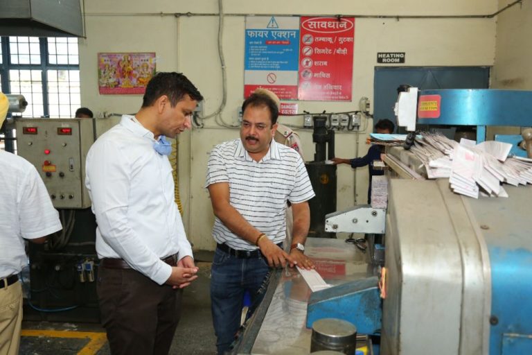 डिप्टी कमिश्नर ने लैदर कंपलैक्स में दो औद्योगिक इकाईयों का किया दौरा