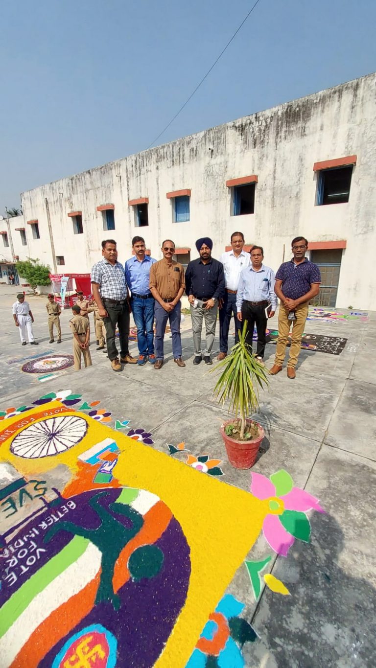 ਸਵੀਪ ਤਹਿਤ ਏ ਬੀ ਕਾਲਜ ਪਠਾਨਕੋਟ ਵਿਖੇ ਕਰਵਾਏ ਗਏ ਵੱਖ-ਵੱਖ ਮੁਕਾਬਲੇ