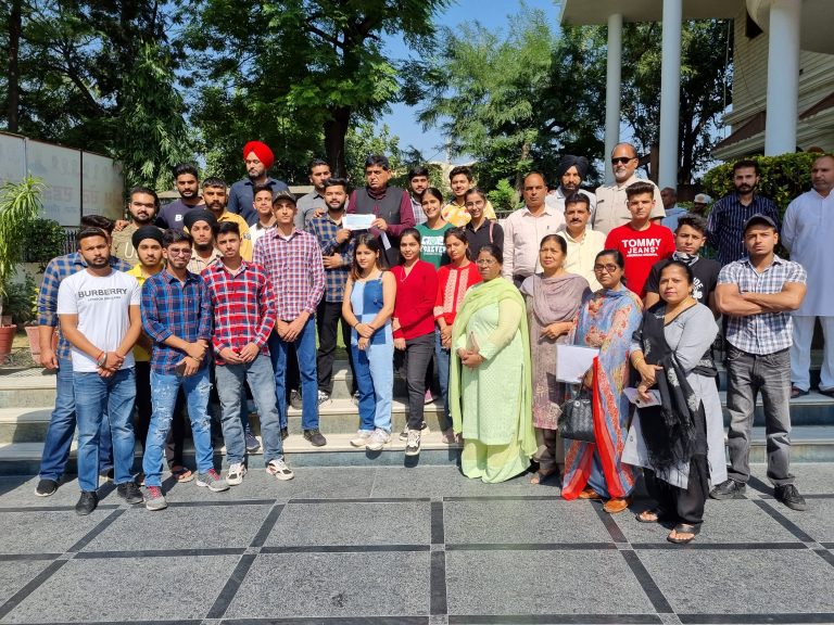 समाज हित में लगे युवा ही हैं समाज की असली धरोहर, इन्हें प्रोत्साहित करना जरुरी: सुन्दर शाम अरोड़ा