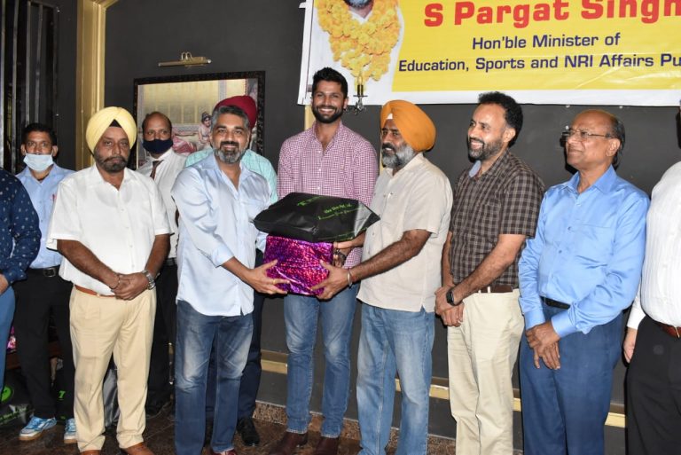 हाकी पंजाब की तरफ से ओलंपिक मेडल विजेता हाकी खिलाड़ियों का सम्मान