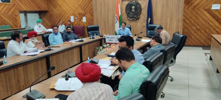 जिले में गेहूँ और आलू की बिजाई के लिए खाद की निर्विघ्न सप्लाई  को जारी रखा जाये: अतिरिक्त डिप्टी कमिश्नर