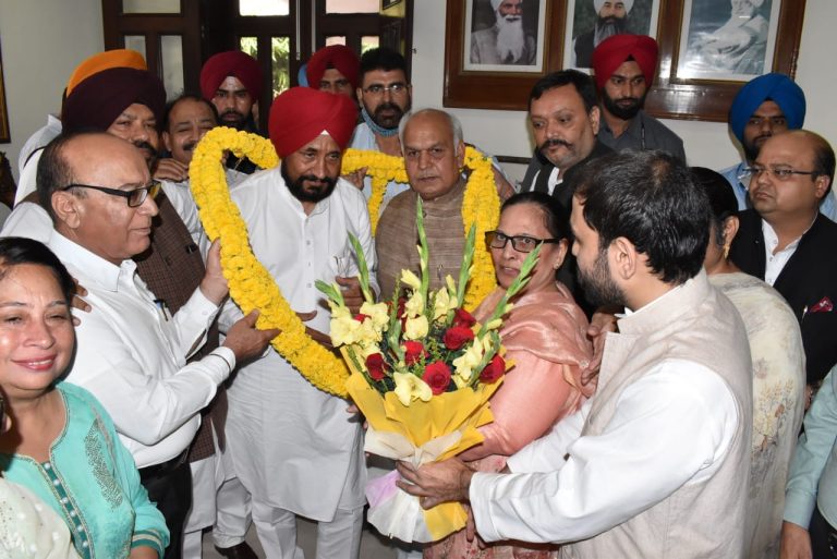 CM CHARANJIT SINGH CHANNI VISITS JALANDHAR MLAs, MEETS MINISTER AND EX-MINISTER