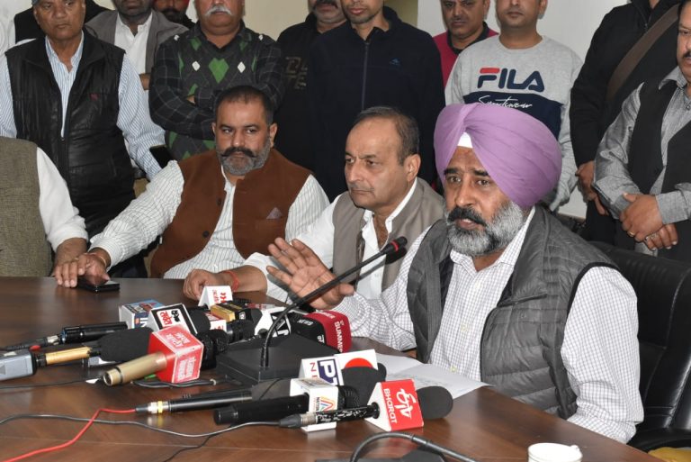 PARGAT SHOWS MIRROR TO KEJRIWAL ON EDUCATION SYSTEM IN PUNJAB