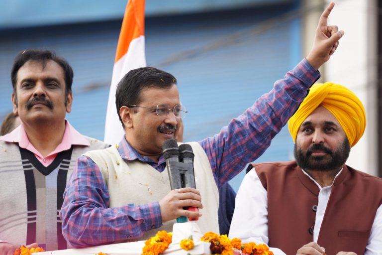 Will give Rs 1 crore honorarium to families of army and police martyrs: Arvind Kejriwal