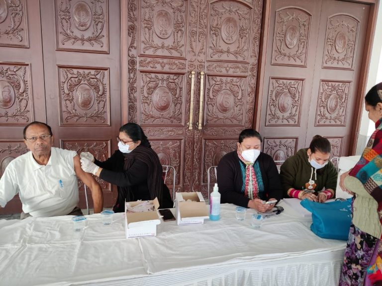 ਮੈਗਾ ਟੀਕਾਕਰਨ ਕੈਂਪ ਦੇ ਪਹਿਲੇ ਦਿਨ ਲੋਕਾਂ ਨੇ ਦਿਖਾਇਆ ਉਤਸ਼ਾਹ, 7758 ਦਾ ਹੋਇਆ ਕੋਵਿਡ-19 ਬਚਾਅ ਸਬੰਧੀ ਟੀਕਾਕਰਨ : ਅਪਨੀਤ ਰਿਆਤ