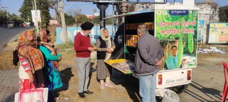 ਪਿੰਡ ਬਧਾਨੀ ਦੀ ਵਸਨੀਕ  ਉੱਦਮੀ ਮਹਿਲਾ ਕਿਸਾਨ ਸ਼੍ਰੀ ਮਤੀ ਨੀਨਾ ਹੋਰ ਮਹਿਲਾਵਾਂ ਲਈ ਬਣ ਕੇ ਆਈ ਪ੍ਰੇਰਣਾ