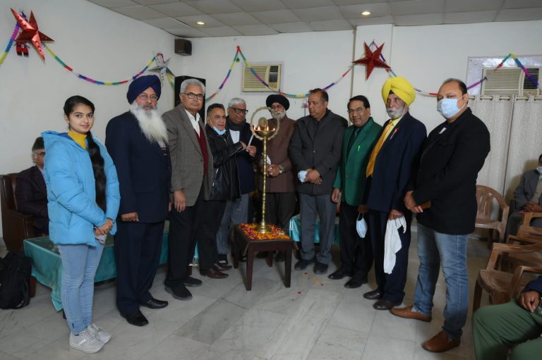 प्यार और मोहब्बत का संदेश दे गया जश्र-ए-होशियारपुर मुशायरा।