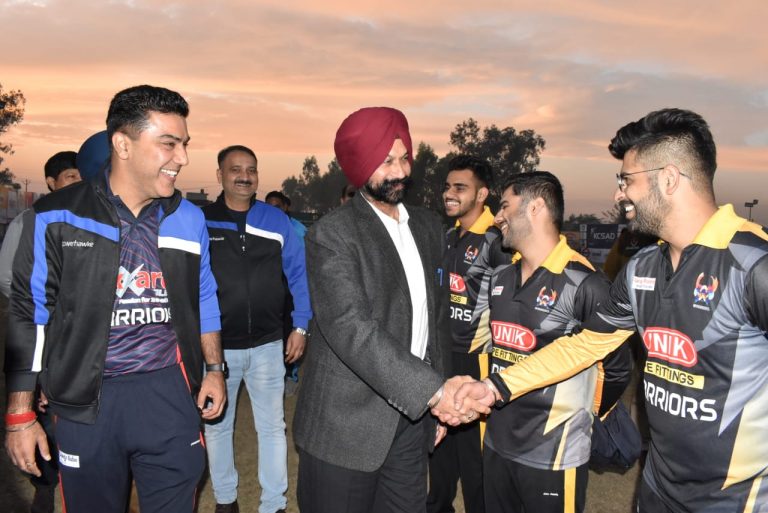 अतिरिक्त कमिश्नर इनकम टैक्स और आई.जी.पी. की तरफ से जालंधर हाइट्स क्रिकेट प्रीमियर लीग का उद्घाटन