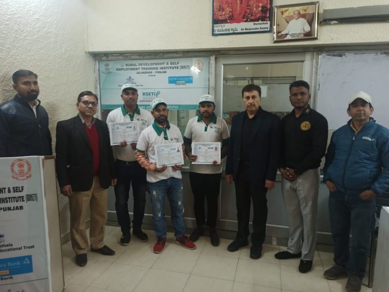 ਰੂਡਸੈਟ ਸੰਸਥਾ ਜਲੰਧਰ ਵੱਲੋਂ ਚਲਾਏ ਜਾ ਰਹੇ ਮੁਫ਼ਤ ਸਿਖਲਾਈ ਪ੍ਰੋਗਰਾਮਾਂ ਦੀ ਸਮਾਪਤੀ ‘ਤੇ  ਸਮਾਰੋਹ, ਸਿਖਿਆਰਥੀਆਂ ਨੂੰ ਵੰਡੇ ਸਰਟੀਫਿਕੇਟ