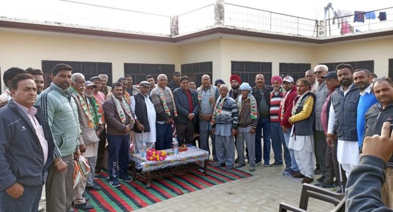 गांव नारा में कांग्रेस को बढ़त, भाजपा छोड़ पूर्व सरपंच गुरबख्श सिंह ने सहित थामा कांग्रेस का हाथ