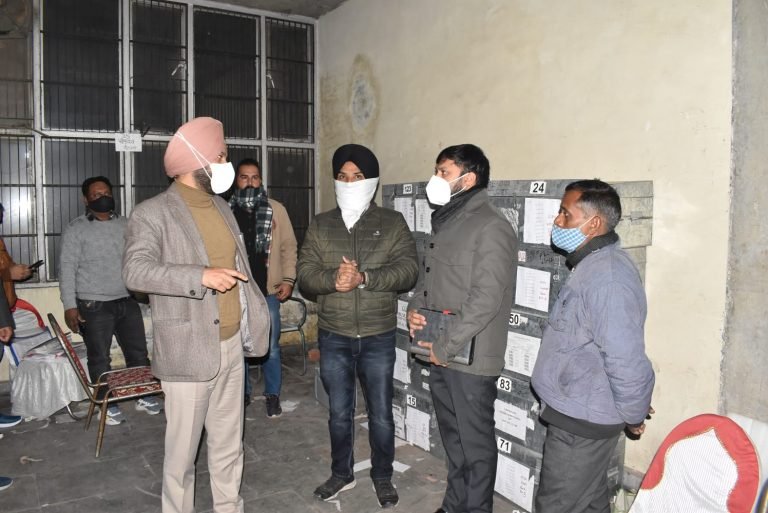 विधान सभा चुनाव -अतिरिक्त डिप्टी कमिशनर ने कंट्रोल यूनिट को अलग -अलग करने की प्रक्रिया, स्ट्रांग रूम और काऊंटिंग सैंटरों का किया निरीक्षण