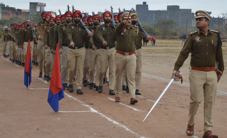 ਸਥਾਨਕ ਮਲਟੀਪਰਪਜ ਸਪੋਰਟਸ ਸਟੇਡੀਅਮ, ਲਮੀਣੀ (ਪਠਾਨਕੋਟ) ਵਿਖੇ ਮਨਾਏ ਜਾ ਰਹੇ ਗਣਤੰਤਰ ਦਿਵਸ ਸਮਾਗਮ ਦੀ ਫੁੱਲ ਡ੍ਰੈਸ ਰਿਹਰਸਲ ਦਾ ਡੀ.ਸੀ. ਪਠਾਨਕੋਟ ਨੇ ਲਿਆ ਜਾਇਜਾ