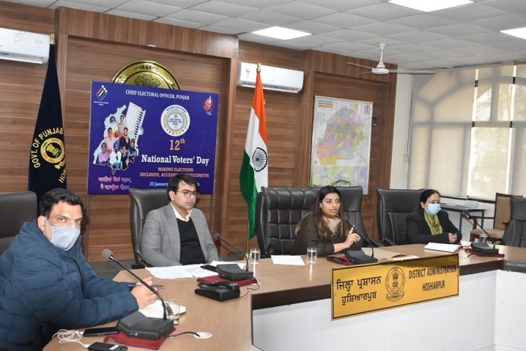 ਕੈਂਪਸ ਅੰਬੈਸਡਰ ਨੌਜਵਾਨਾਂ ਨੂੰ ਵੋਟ ਪ੍ਰਤੀ ਜਾਗਰੂਕ ਕਰਨ ਵਿੱਚ ਨਿਭਾਉਂਦੇ ਹਨ ਅਹਿਮ ਭੂਮਿਕਾ: ਅਪਨੀਤ ਰਿਆਤ