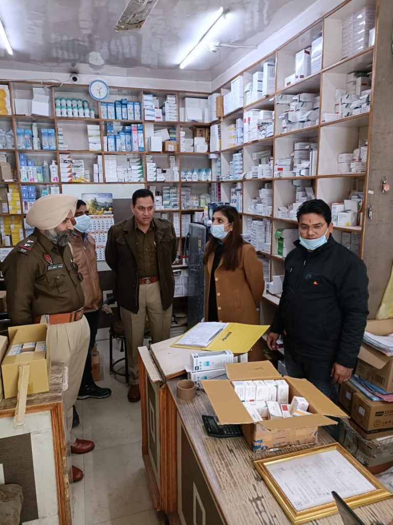 ਸਾਹਪੁਰ ਚੋਕ ਵਿਖੇ ਛਾਪਾਮਾਰੀ ਕਰਕੇ ਮੈਡੀਕਲ ਏਜੰਸੀ ਤੋਂ ਪਕੜੀਆਂ 8430 ਗੋਲੀਆਂ