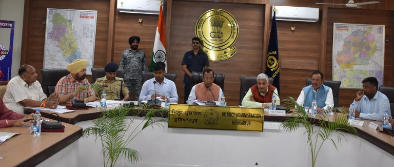 ਸਰਕਾਰ ਦੀਆਂ ਯੋਜਨਾਵਾਂ ਨੂੰ ਸੁਚਾਰੂ ਢੰਗ ਨਾਲ ਲਾਗੂ ਕੀਤਾ ਜਾਵੇ : ਸੋਮ ਪ੍ਰਕਾਸ਼