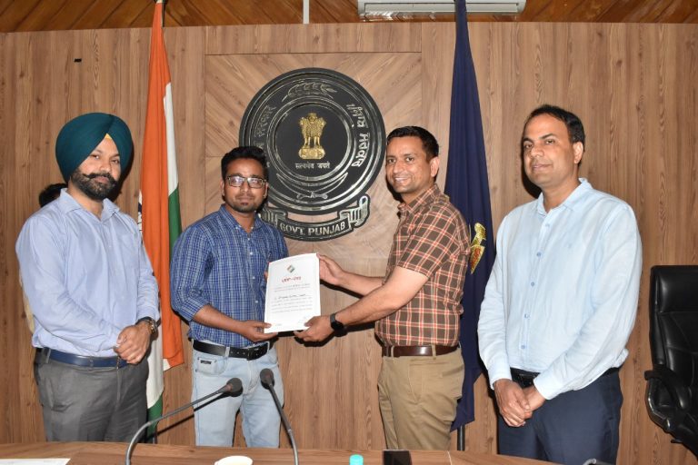 DC FALICITATES 120 OFFICERS/EMPLOYEES FOR THEIR STELLAR ROLE IN SMOOTH CONDUCT OF ASSEMBLY ELECTIONS IN JALANDHAR