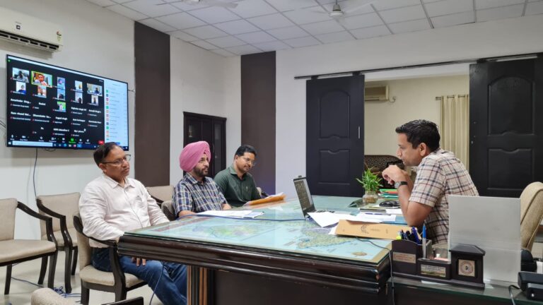 डिप्टी कमिशनर ने आधिकारियों को इंतकालों सम्बन्धित पूरी प्रक्रिया में तेज़ी लाने के निर्देश