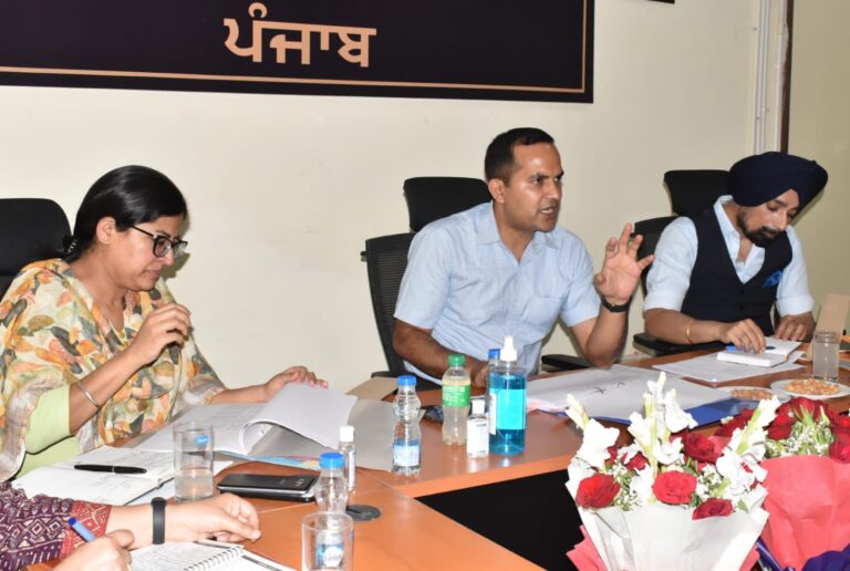 वैट और जीएसटी के सभी बकाया केस जून के अंत तक निपटाए जाएँ: कराधान आयुक्त ने अधिकारियों से कहा  के.के. यादव द्वारा फर्जी फर्मों पर नकेल कसने के लिए बड़े स्तर पर अभियान चलाने का ऐलान