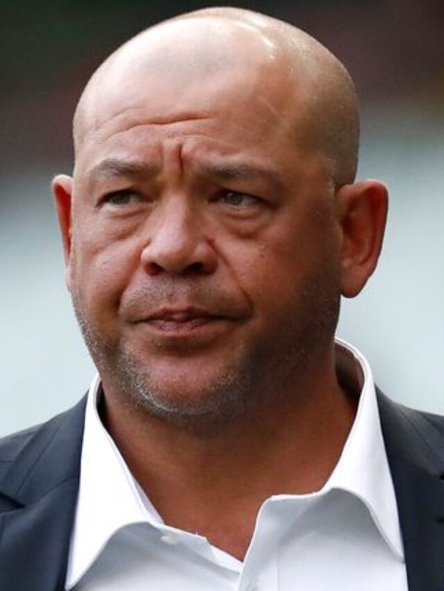 Former cricketer Andrew Symonds dies following a car crash.
