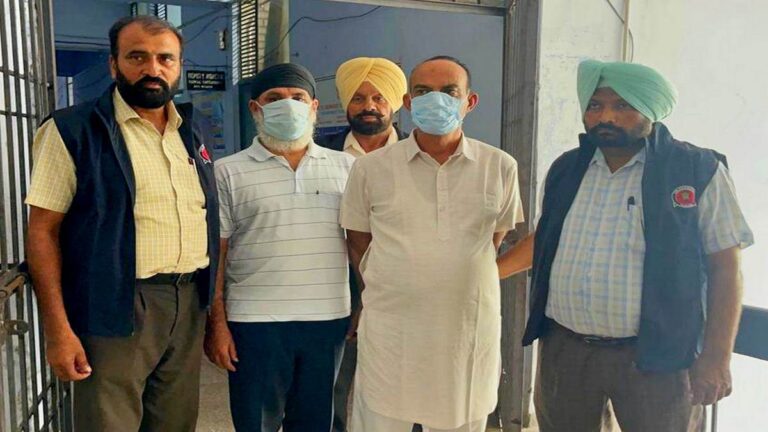 पंजाब में सहकारी बैंक के दो अधिकारियों की गिरफ्तारी से हड़कंप, सवा करोड़ रुपये के गबन का आरोप