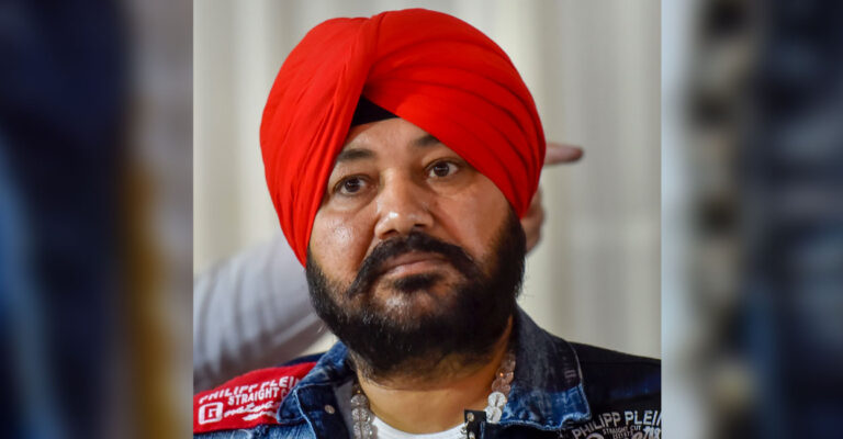 दलेर मेहंदी को हाईकोर्ट से राहत नहीं, 15 सितंबर तक रह सकते हैं जेल में, पंजाब सरकार को नोटिस