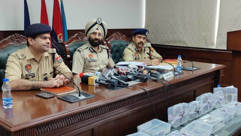 Punjab Police: पंजाब पुलिस के हाथ लगी बड़ी सफलता, लारेंस व रिंदा गिरोह के 9 शार्प शूटर्स सहित 13 गिरफ्तार