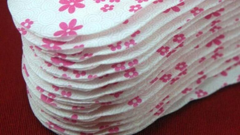 अध्ययन में बड़ा खुलासा- सैनिटरी नैपकिन से हो सकता है कैंसर; जाने कैसे करें सही पैड का चुनाव